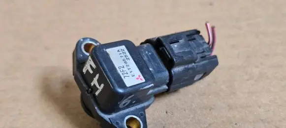 Suzuki Ignis Air pressure sensor 1859072F21 72F2 2522