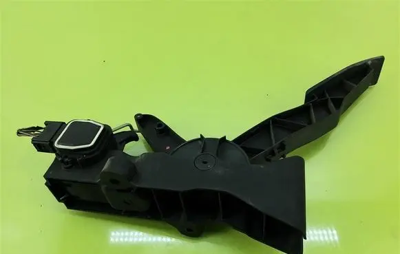 Mercedes-Benz A W169 Accelerator throttle pedal 91736020