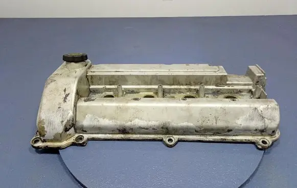 Cadillac DeVille Rocker cam cover 12556090