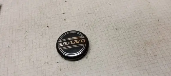 Volvo V70 Original wheel cap 8646379