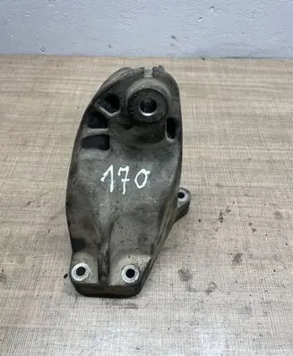 Mercedes-Benz CLS C218 X218 Engine mounting bracket A6422232304