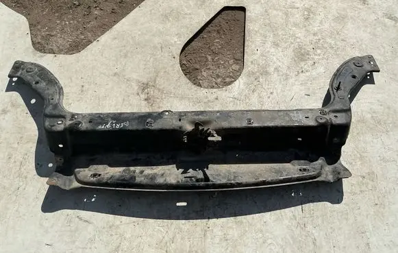Citroen Berlingo Top upper radiator support slam panel