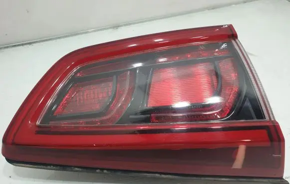 Tailgate rear/tail lights