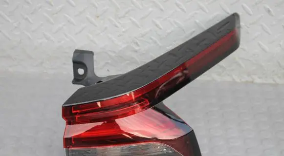 Nissan Qashqai J12 Rear/tail lights LAMPA-RH-220-8D02F 2208D02F RH-220-8D02F