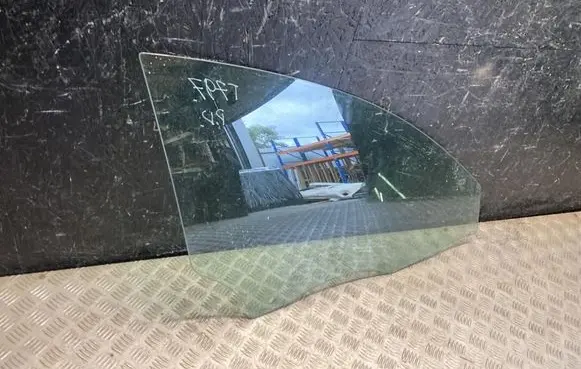 Mercedes-Benz CLA C118 X118 Front door window glass four-door