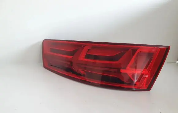 Audi Q7 4M Rear/tail lights 4M0945094C