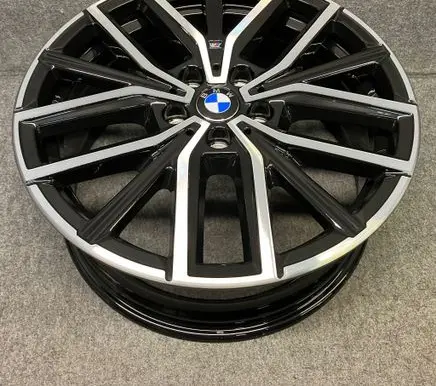 BMW X1 U11 R18 alloy rim 6891179