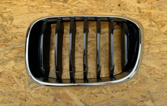 BMW X3 G01 Front bumper upper radiator grill 8091725 19297610 7464921