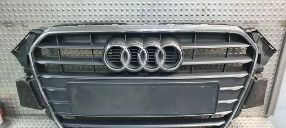 Audi A4 S4 B8 8K Front grill S26380887 8K0807233G