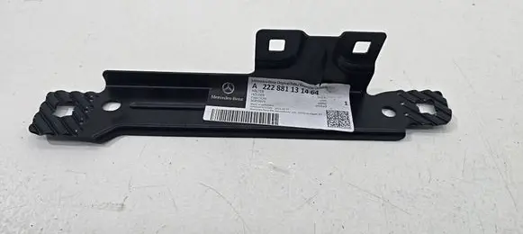Mercedes-Benz S W222 Fender mounting bracket A2228811314