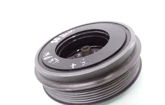 Volkswagen PASSAT B5.5 Crankshaft pulley 038105243