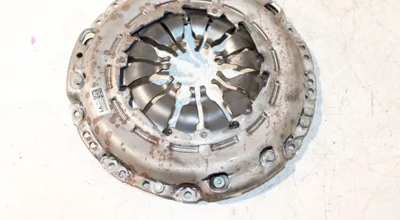 Nissan Juke II F16 Pressure plate 302057428R