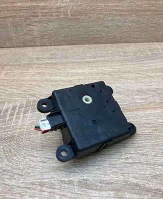Nissan Primera Air flap motor/actuator 3C27030850 010901 WITHPLUG