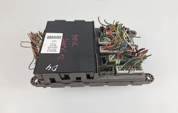 Land Rover Freelander Fuse module YWC500210 53070143A