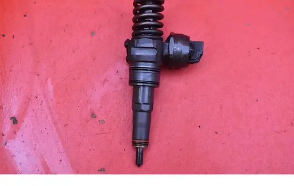 Seat Ibiza IV (6J,6P) Fuel injector 038130073BP