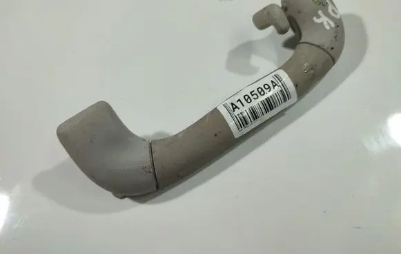 Opel Omega B1 Front interior roof grab handle 90459145