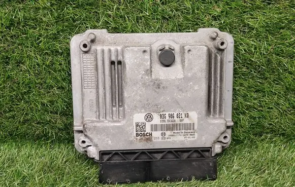 Volkswagen Golf Plus Engine control unit/module ECU 03G906021KQ 0281013233