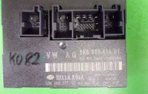 Volkswagen Golf V Comfort/convenience module 1K0959433BT K082