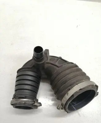 Audi A6 S6 C6 4F Turbo air intake inlet pipe/hose 4F0129615E