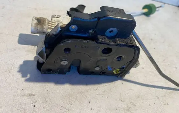Audi A6 S6 C6 4F Front door lock 4F2837015