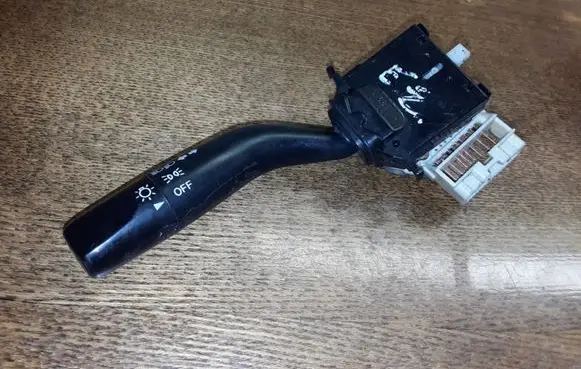 Mazda 323 F Indicator stalk 17A089