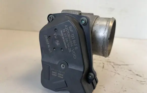 Audi A4 S4 B8 8K Throttle valve 06F133062G