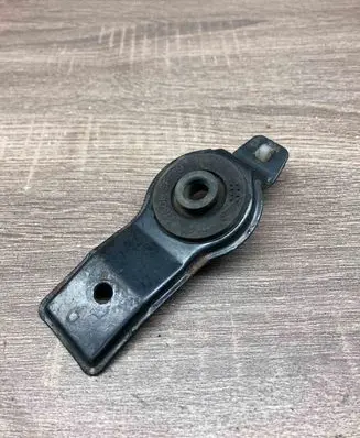 Nissan Primera Radiator mount bracket 215065F100