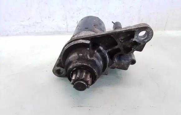 Volkswagen Polo IV 9N3 Starter motor 000120406