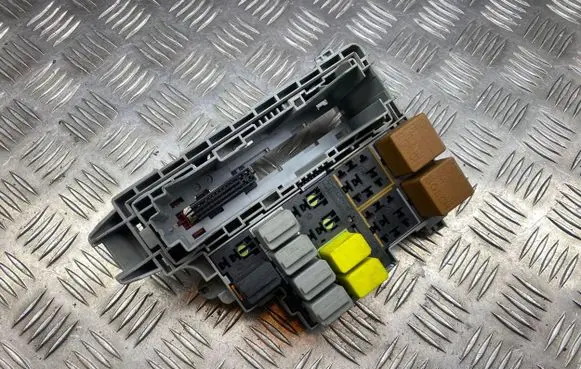 Opel Meriva A Fuse box set 93363140