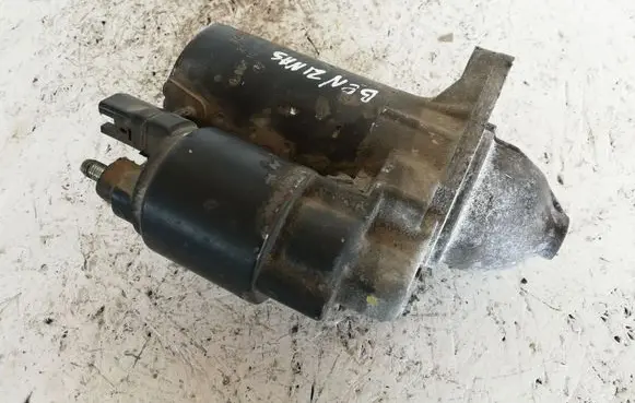Toyota Corolla Verso AR10 Starter motor 0001107088