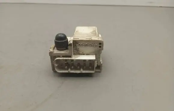 BMW 5 E39 Glow plug pre-heat relay 2247664 72RB511