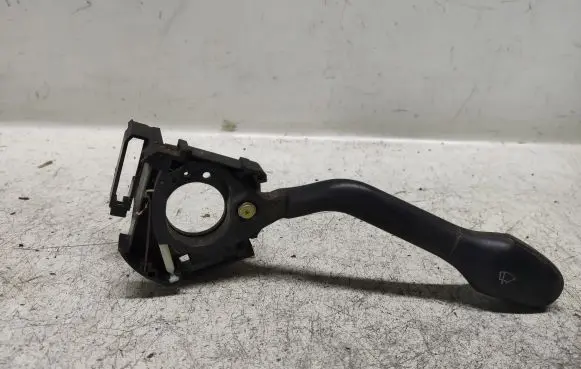 Volkswagen PASSAT B4 Wiper control stalk