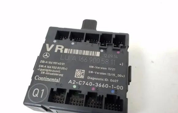 Mercedes-Benz GLA W156 Door control unit/module A1669005811