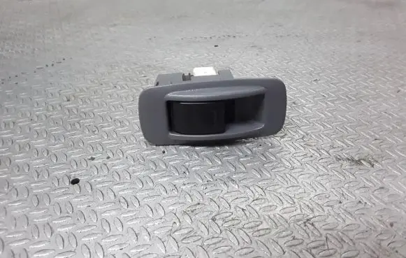 Toyota RAV 4 (XA20) Electric window control switch