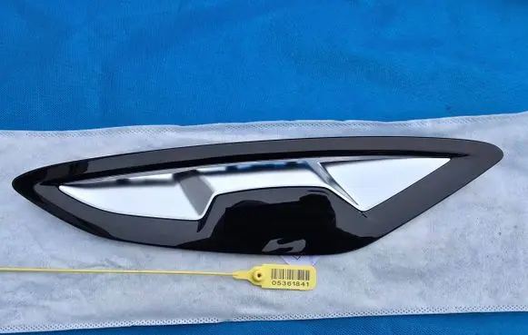 BMW 8 G14 Fender grill 8091026