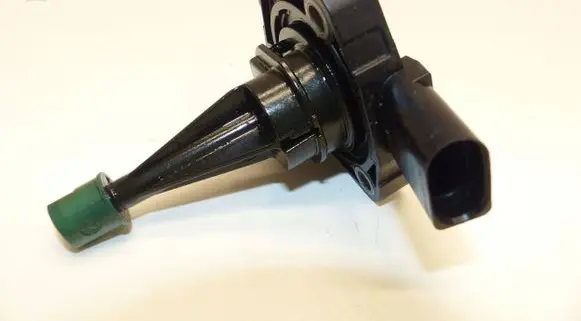 Volkswagen Polo V 6R Oil level sensor 04E907660D