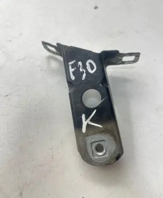 BMW 4 F32 F33 Fender mounting bracket