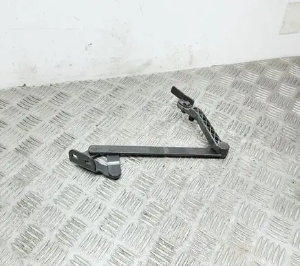 Volkswagen Golf IV Loading door lower hinge 