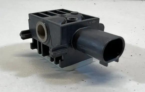 Mercedes-Benz R W251 Airbag deployment crash/impact sensor 0038202826