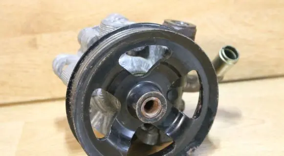 Audi A4 S4 B5 8D Power steering pump ---