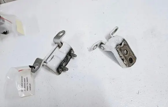 Nissan Qashqai Rear door hinge set 