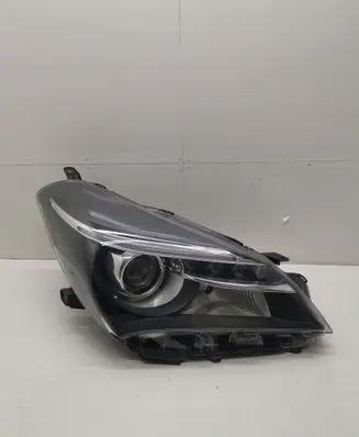Toyota Yaris Headlight/headlamp
