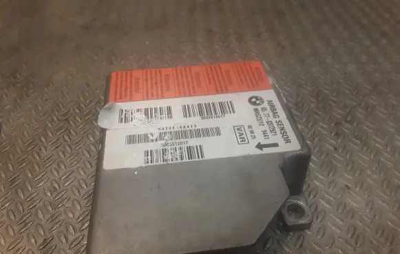 BMW 7 E38 Airbag control unit/module 8372521