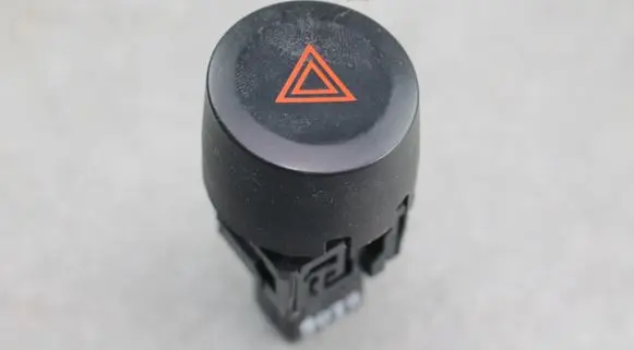 Infiniti FX Hazard light switch 06019
