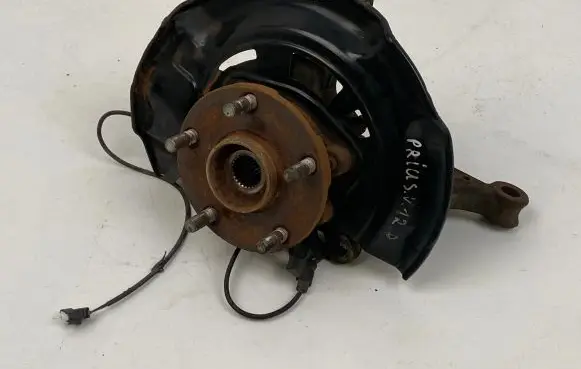Toyota Prius+ (ZVW40) Rear wheel hub