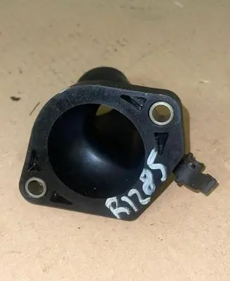 Nissan Note (E11) Coolant pipe/hose 