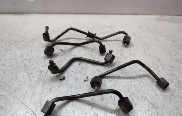 Hyundai Sonata Fuel line pipe