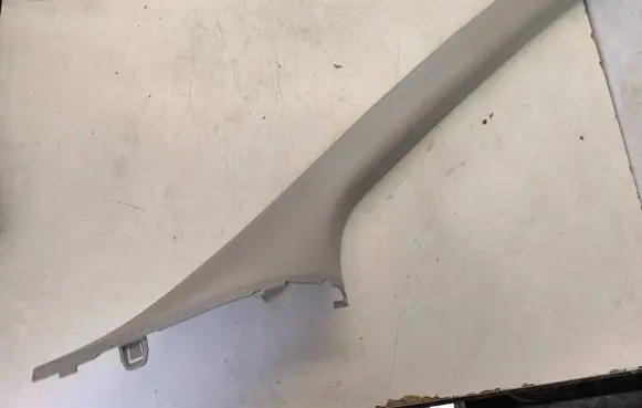 Opel Vivaro (A) pillar trim 769110523R 93868211