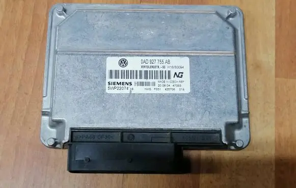 Volkswagen Touareg I Transfer box differential control unit 0AD927755AB H16S0094 5WP22074