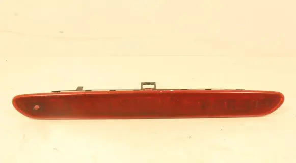 Fiat Grande Punto Third/center stoplight E13021644